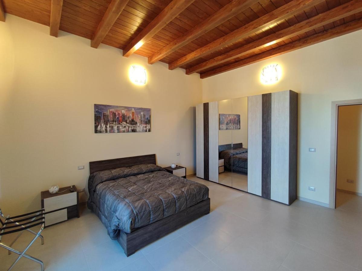 In Centro Rooms And Apartments Isola di Liri Luaran gambar
