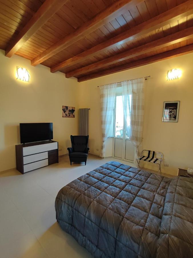 In Centro Rooms And Apartments Isola di Liri Luaran gambar