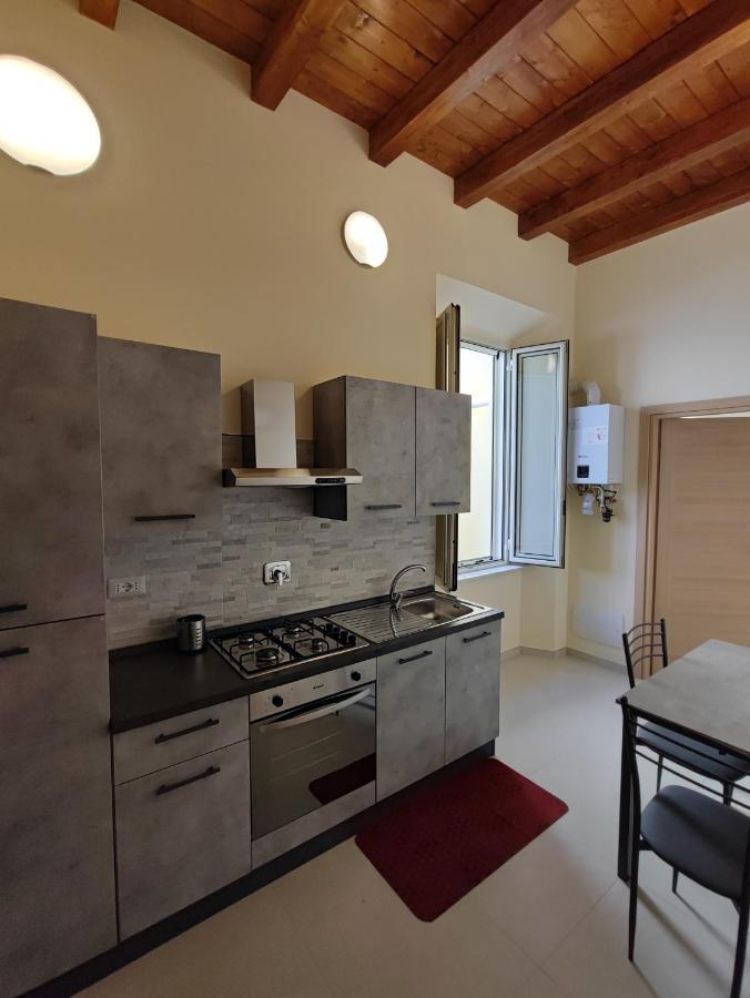 In Centro Rooms And Apartments Isola di Liri Luaran gambar