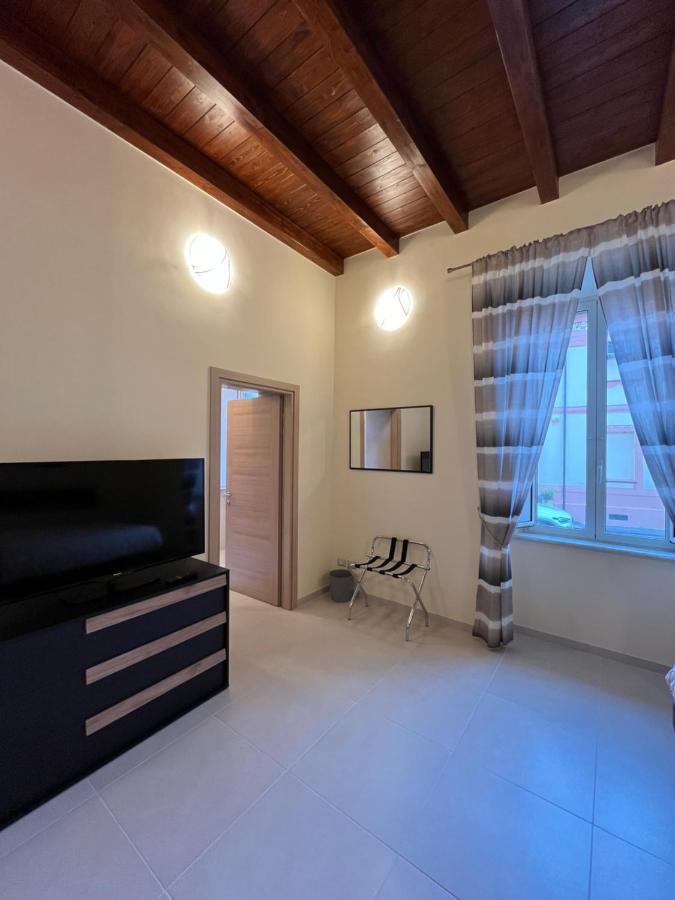 In Centro Rooms And Apartments Isola di Liri Luaran gambar