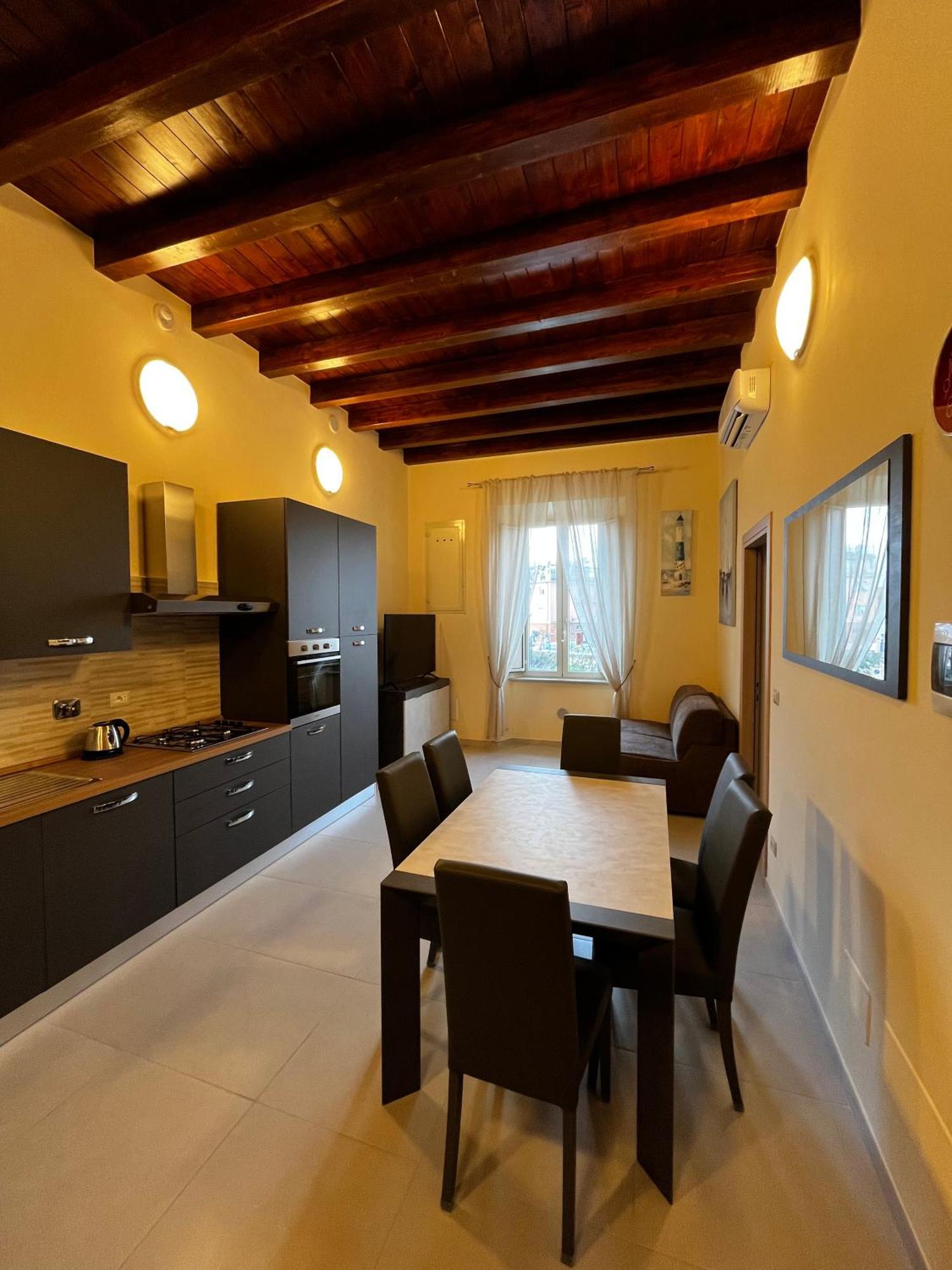 In Centro Rooms And Apartments Isola di Liri Luaran gambar