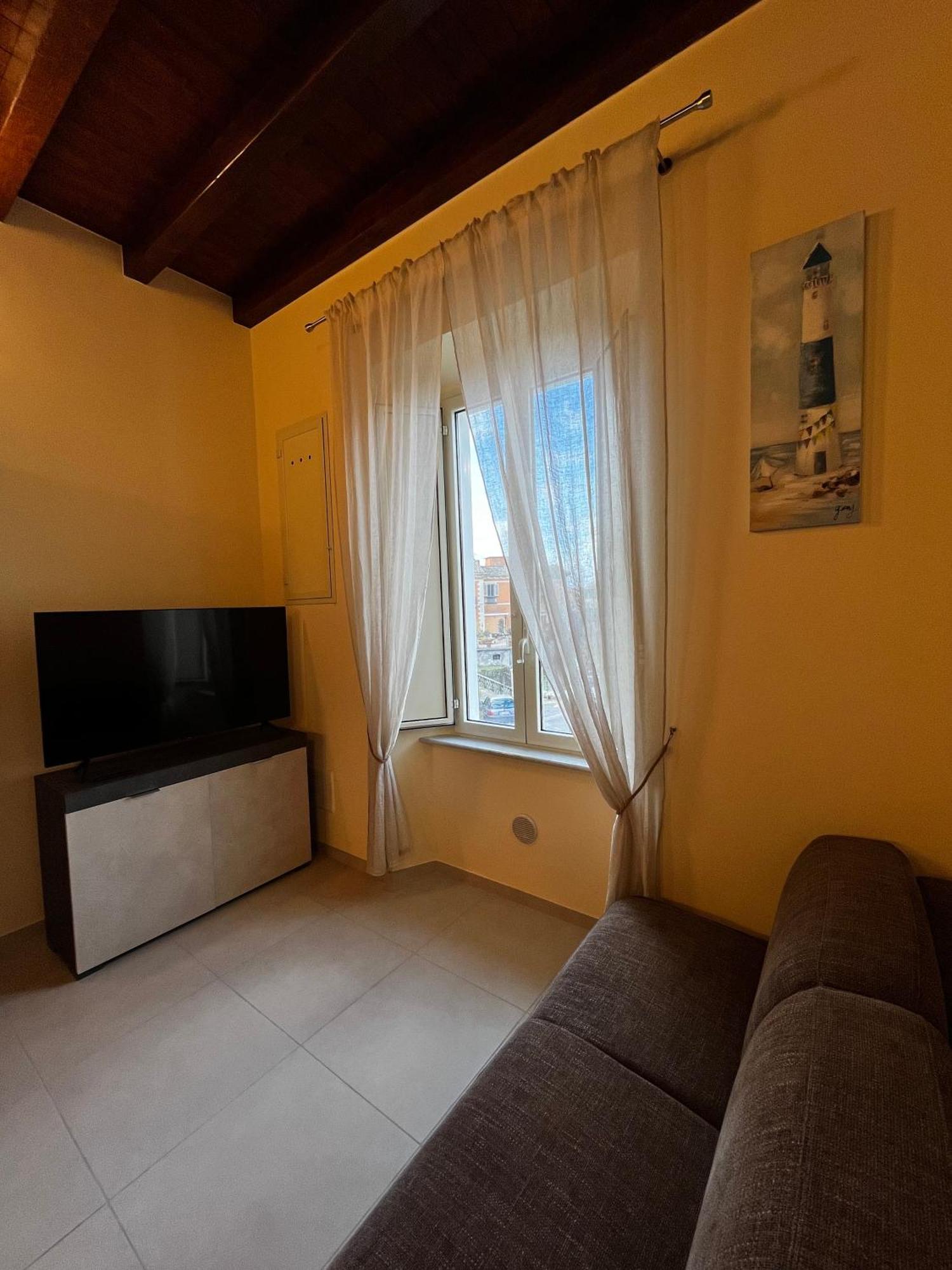 In Centro Rooms And Apartments Isola di Liri Luaran gambar
