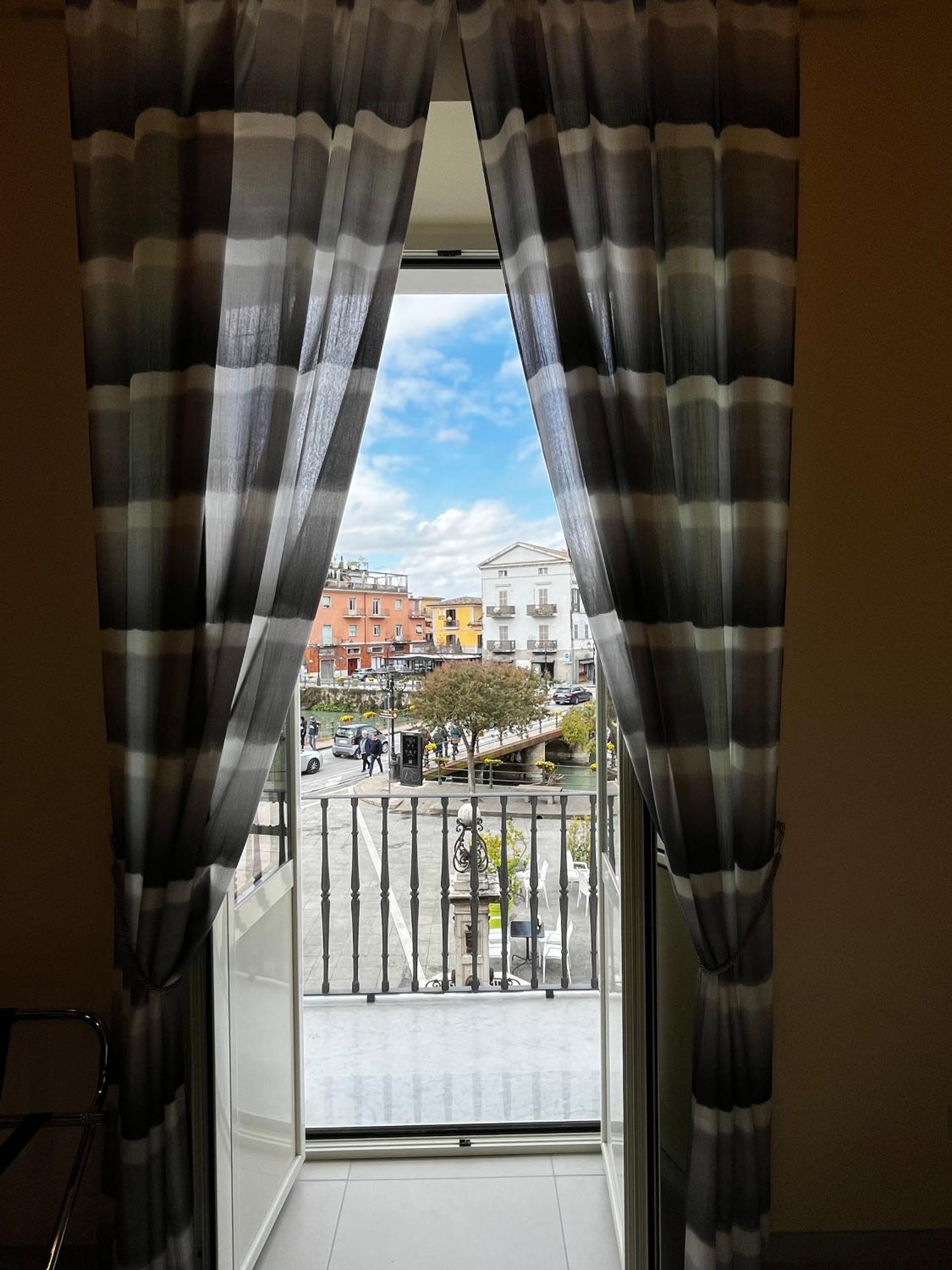 In Centro Rooms And Apartments Isola di Liri Luaran gambar