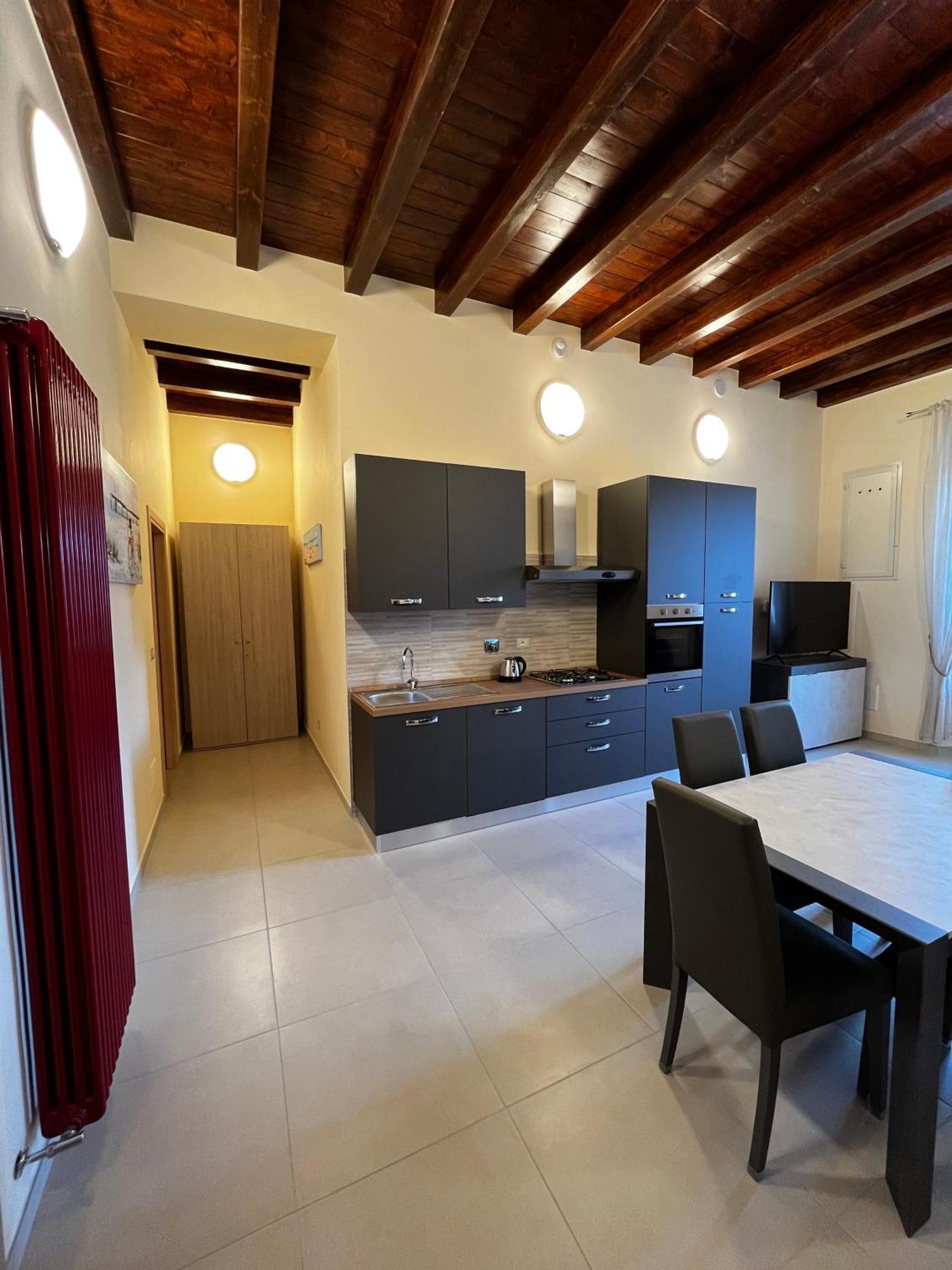 In Centro Rooms And Apartments Isola di Liri Luaran gambar